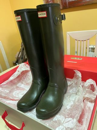 Botas Hunter verde militar de segunda mano por 60 EUR en Medina del Campo  en WALLAPOP