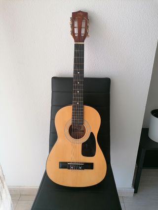Guitarra infantil de segunda mano en WALLAPOP
