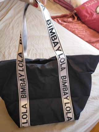 Bolso bimba y lola negro grande de segunda mano por 60 EUR en Valencia en  WALLAPOP