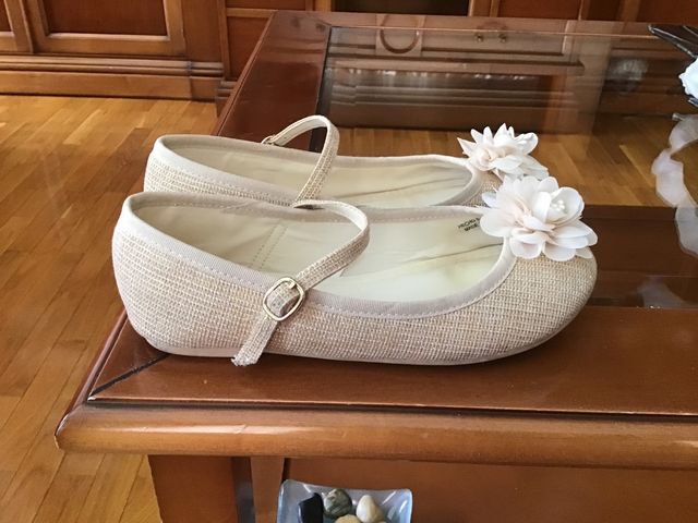 Merceditas niña tallla 32