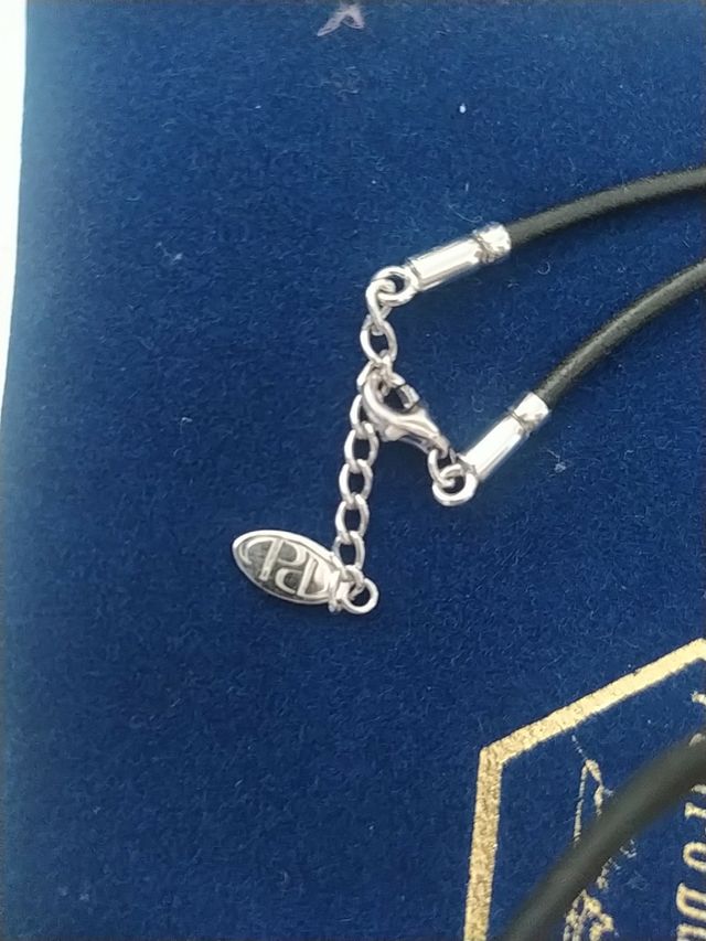 colgante de plata y onix de Pedro Durán