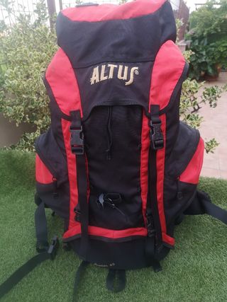 Mochila Altus Aventura 65 de segunda mano por 40 EUR en Mercado Parque  Corredor del Henares en WALLAPOP