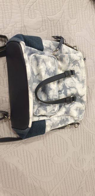 Bolso mochila vaquera de segunda mano por 10 EUR en Villarreal en WALLAPOP