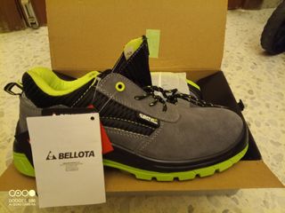 Zapatos de seguridad Bellota de segunda mano en WALLAPOP