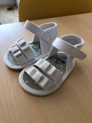 Sandalias bebé talla 16 (3 meses) de segunda mano por 5 EUR en Corbera de  Llobregat en WALLAPOP