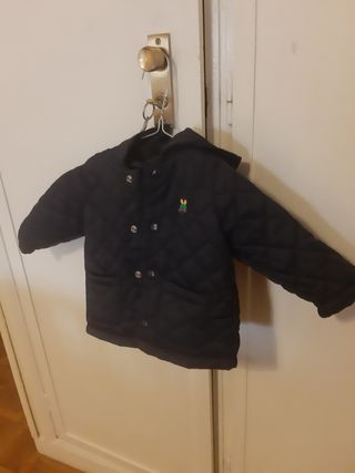 Abrigo bebé Benetton de segunda mano por 15 EUR en Madrid en WALLAPOP