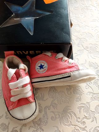 Zapatillas Converse bebé rosa talla 17 de segunda mano por 12 EUR en  Leganés en WALLAPOP
