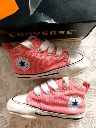 Zapatillas Converse bebé rosa talla 17 de segunda mano por 12 EUR en  Leganés en WALLAPOP