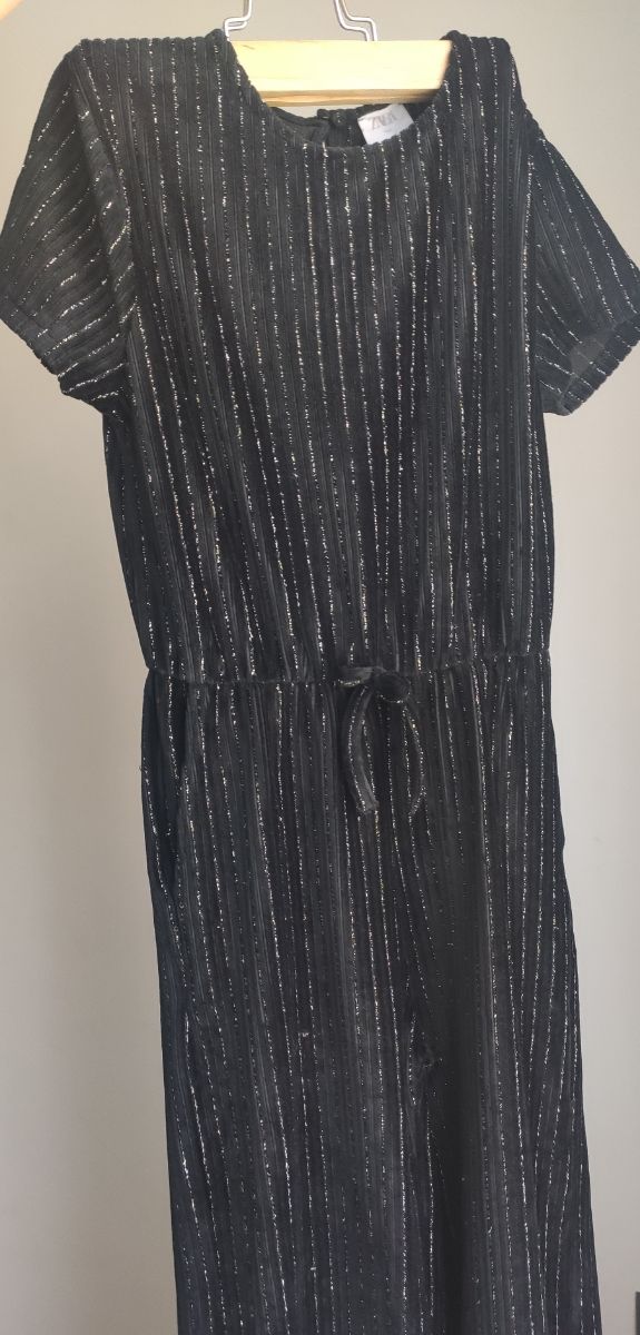 Mono niña negro de terciopelo talla 10 Zara