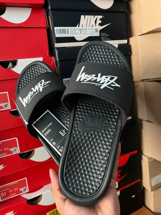 Chanclas Stussy x Nike 41eu de segunda mano por 60 EUR en Madrid en WALLAPOP