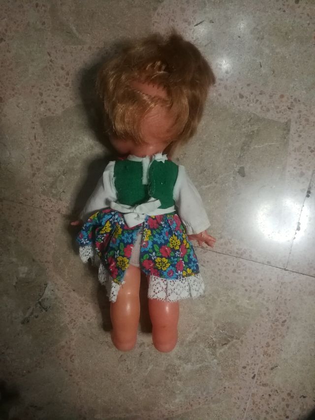 muñeca antigua
