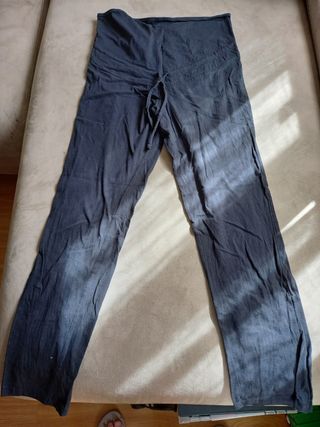 Pantalón chandal premamá de segunda mano por 8 EUR en Urbanizacion La  Granjilla en WALLAPOP