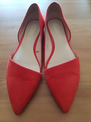 Zapatos rojos Mango de segunda mano por 15 EUR en Catarroja en WALLAPOP