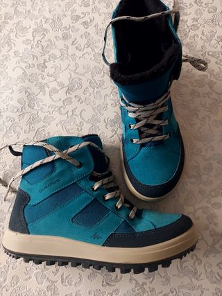 Botas montaña Quechua Decathlon talla 36 de segunda mano por 22 EUR en  Leganés en WALLAPOP
