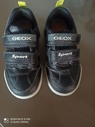 Zapatillas geox talla 24 con luz de segunda mano por 15 EUR en Torrevieja  en WALLAPOP