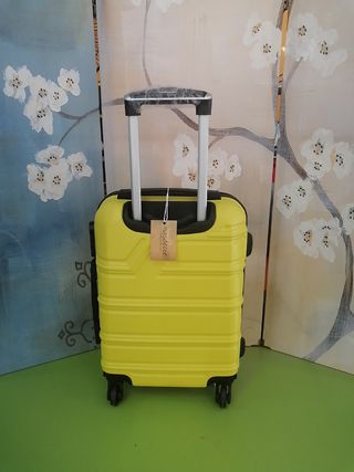 Maleta Equipaje de Mano Nueva de segunda mano por 28,95 EUR en Toledo en  WALLAPOP