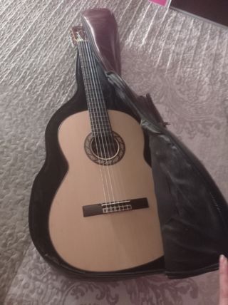 Guitarra Española Francisco Bros B10 Especial de segunda mano por 500 EUR  en Lucena en WALLAPOP