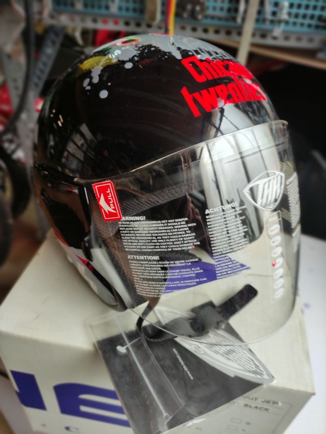 Casco THH, pantalla larga