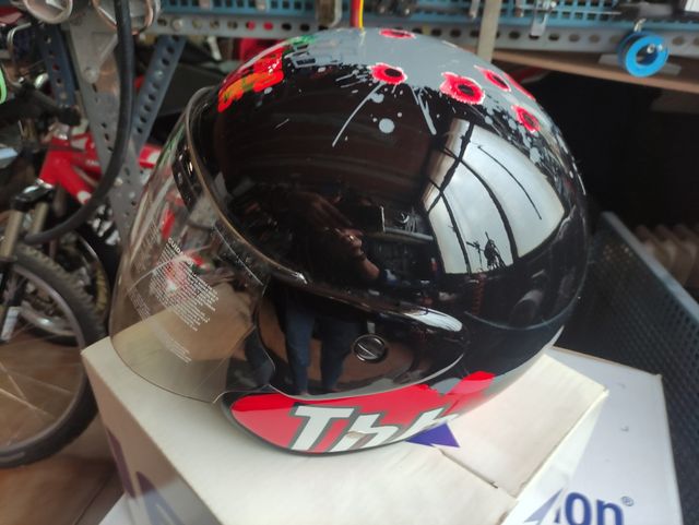 Casco THH, pantalla larga