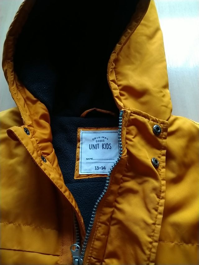 Abrigo de niño mostaza talla 13/14 años UNIT Kids