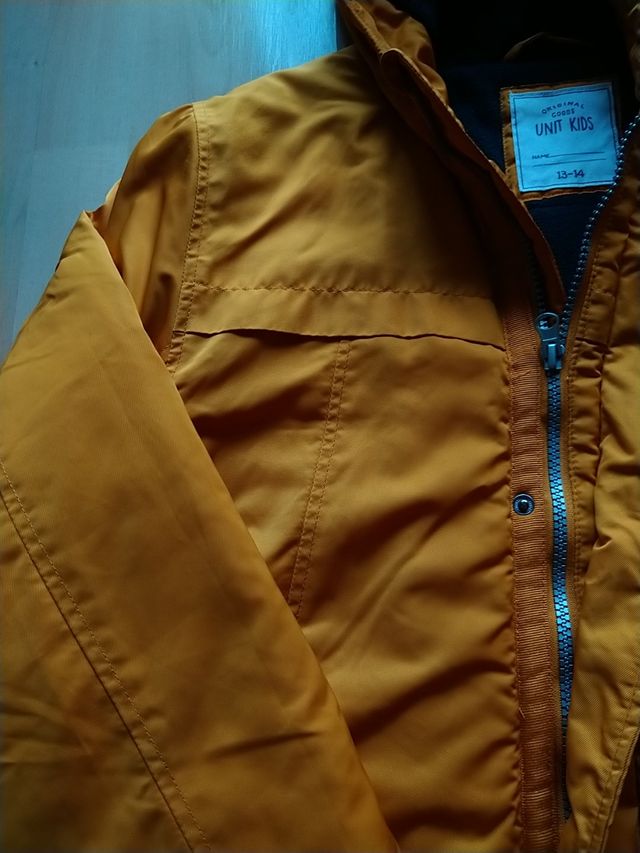Abrigo de niño mostaza talla 13/14 años UNIT Kids