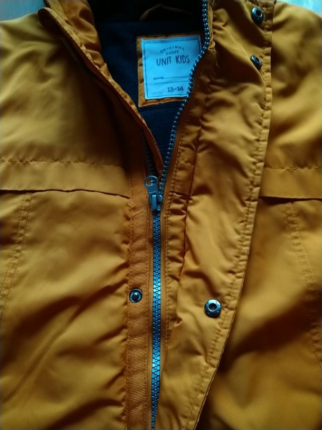 Abrigo de niño mostaza talla 13/14 años UNIT Kids