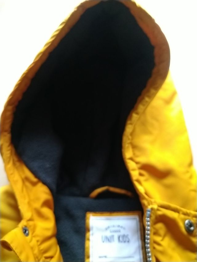 Abrigo de niño mostaza talla 13/14 años UNIT Kids