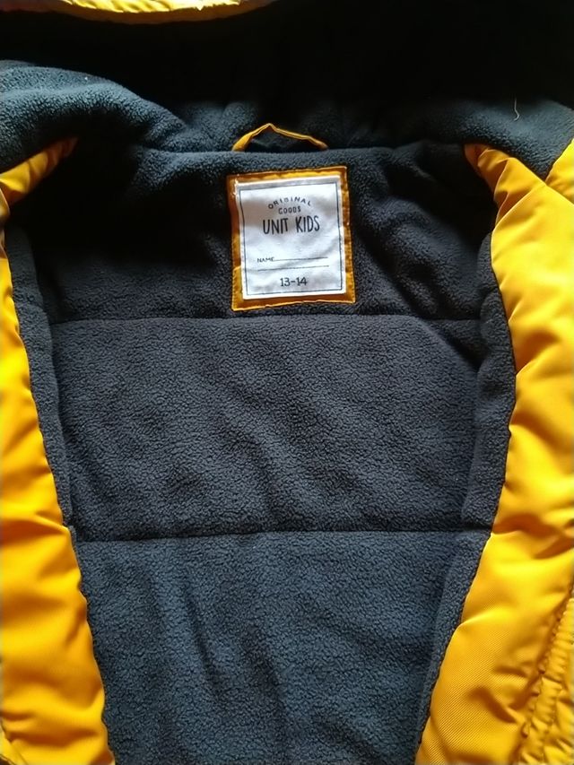 Abrigo de niño mostaza talla 13/14 años UNIT Kids