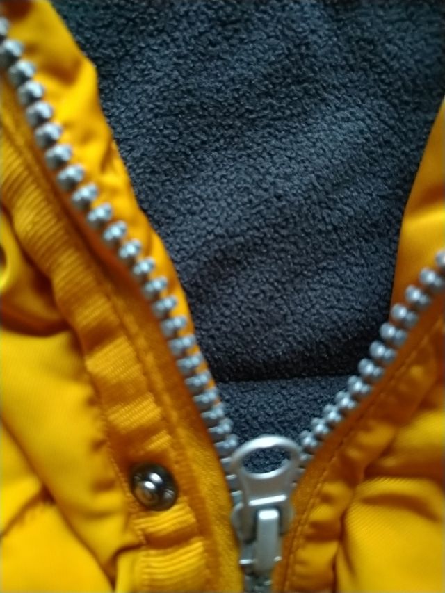 Abrigo de niño mostaza talla 13/14 años UNIT Kids