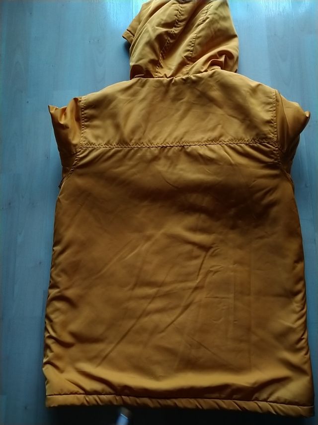 Abrigo de niño mostaza talla 13/14 años UNIT Kids