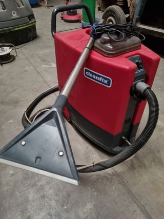 Maquina inyección extracción de segunda mano por 350 EUR en Madrid en  WALLAPOP