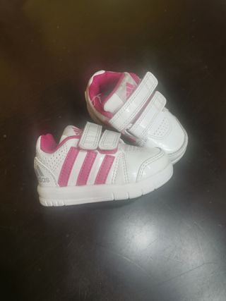 Zapatillas adidas bebe de segunda mano en WALLAPOP