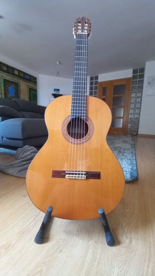 Guitarra Alhambra segunda mano en WALLAPOP