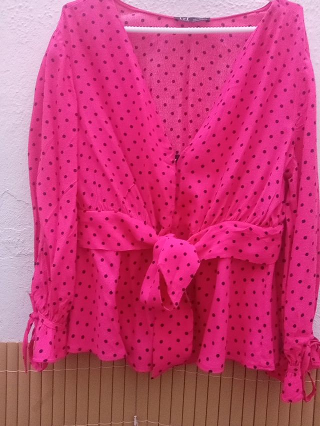 camisa fuxia negra