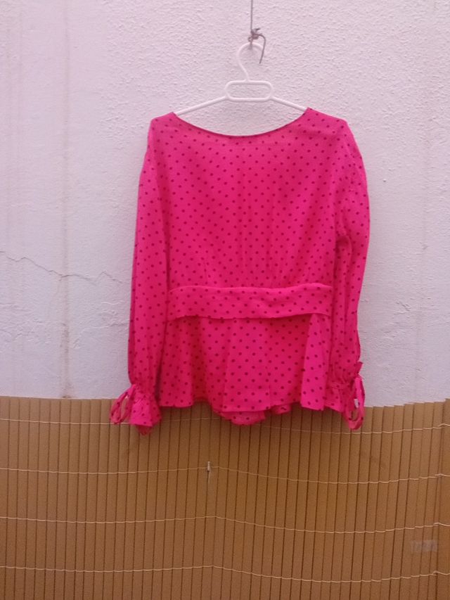 camisa fuxia negra