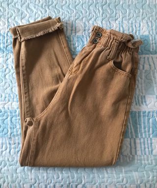 Pantalon vaquero color camel mujer talla S de segunda mano por 15 EUR en  Santiago de Compostela en WALLAPOP