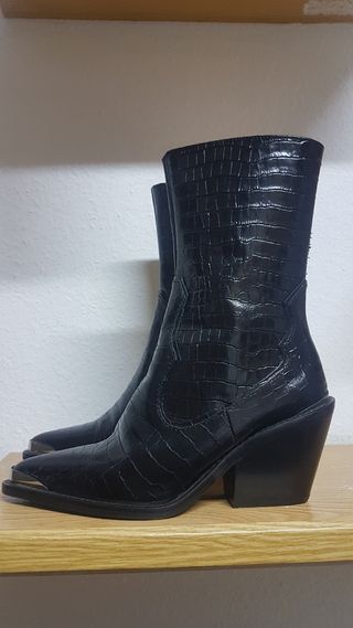 Botines Zara de segunda mano en Donostia-San Sebastián en WALLAPOP