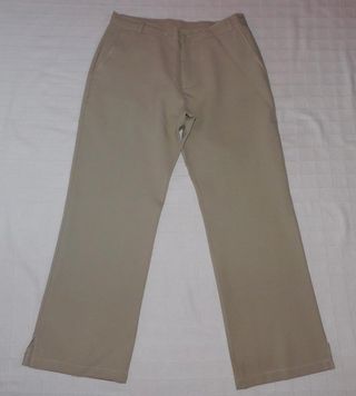 Pantalón de vestir color beige de segunda mano por 10 EUR en Mejorada del  Campo en WALLAPOP