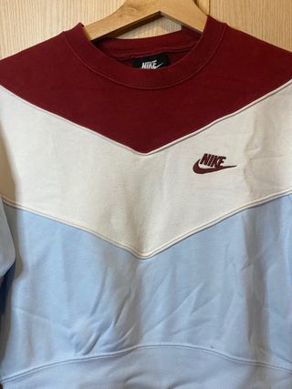 Sudadera Nike azul de segunda mano en WALLAPOP