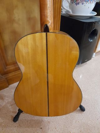 Guitarra flamenca Enrique Palacios EP 350 de segunda mano por 300 EUR en  Sant Vicent del Raspeig en WALLAPOP