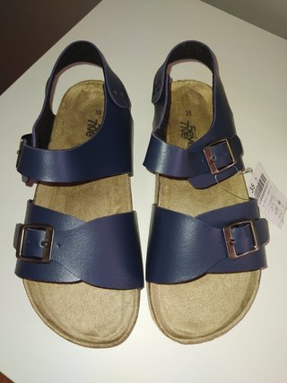 Sandalias número 35 de segunda mano por 15 EUR en Salamanca en WALLAPOP