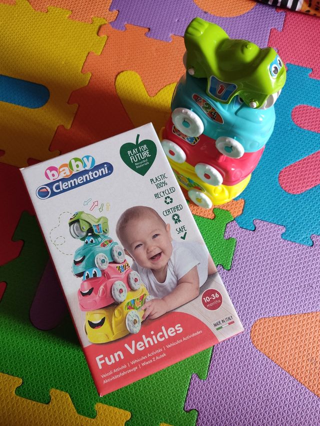 Vehículos Actividades Clementoni apilables.