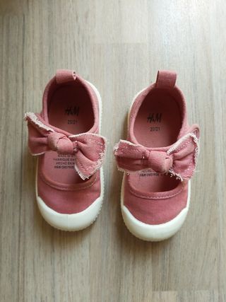 Zapatos bebé talla 21 de segunda mano por 4 EUR en Puerto de Sagunto en  WALLAPOP