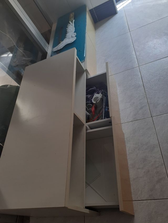 Precioso mueble, con 4 cajones