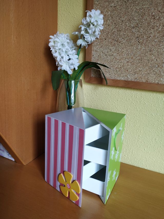 Joyero infantil, caja de madera.