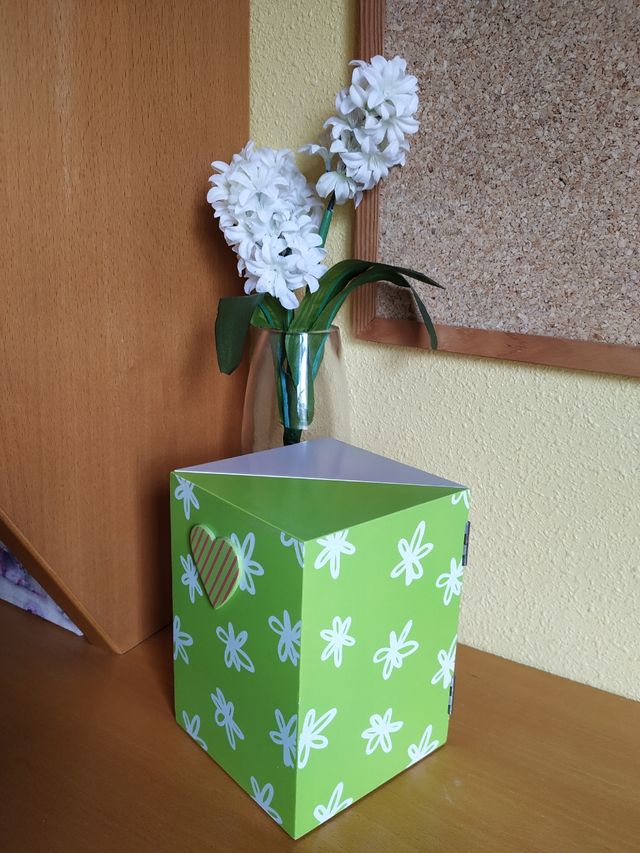 Joyero infantil, caja de madera.