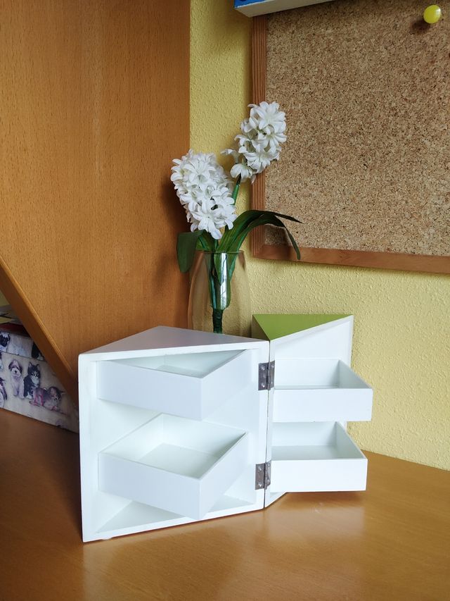 Joyero infantil, caja de madera.