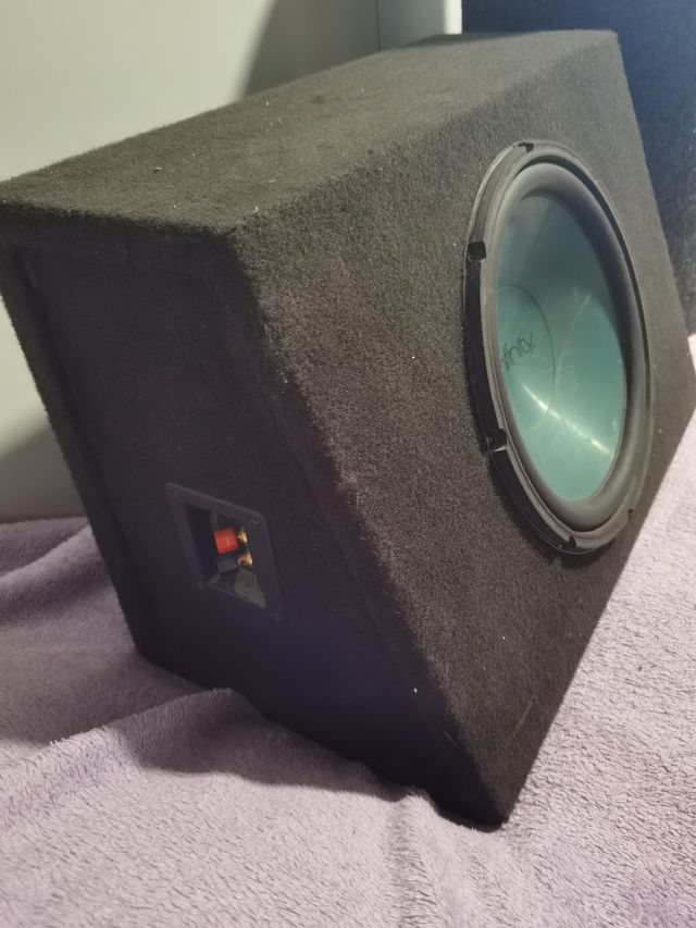 subwofeer bombo infinity coche