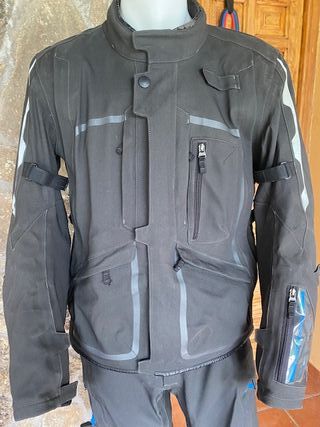 NUEVO TRAJE ENDURO GUARD, ¡EQUÍPATE PARA LA LLUVIA, EL FRIO Y EL CALOR DE  LA PRIMAVERA!