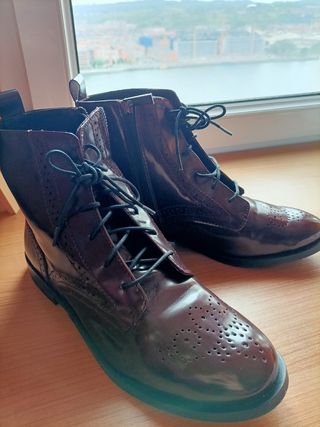 Botines Stradivarius granates de segunda mano en WALLAPOP